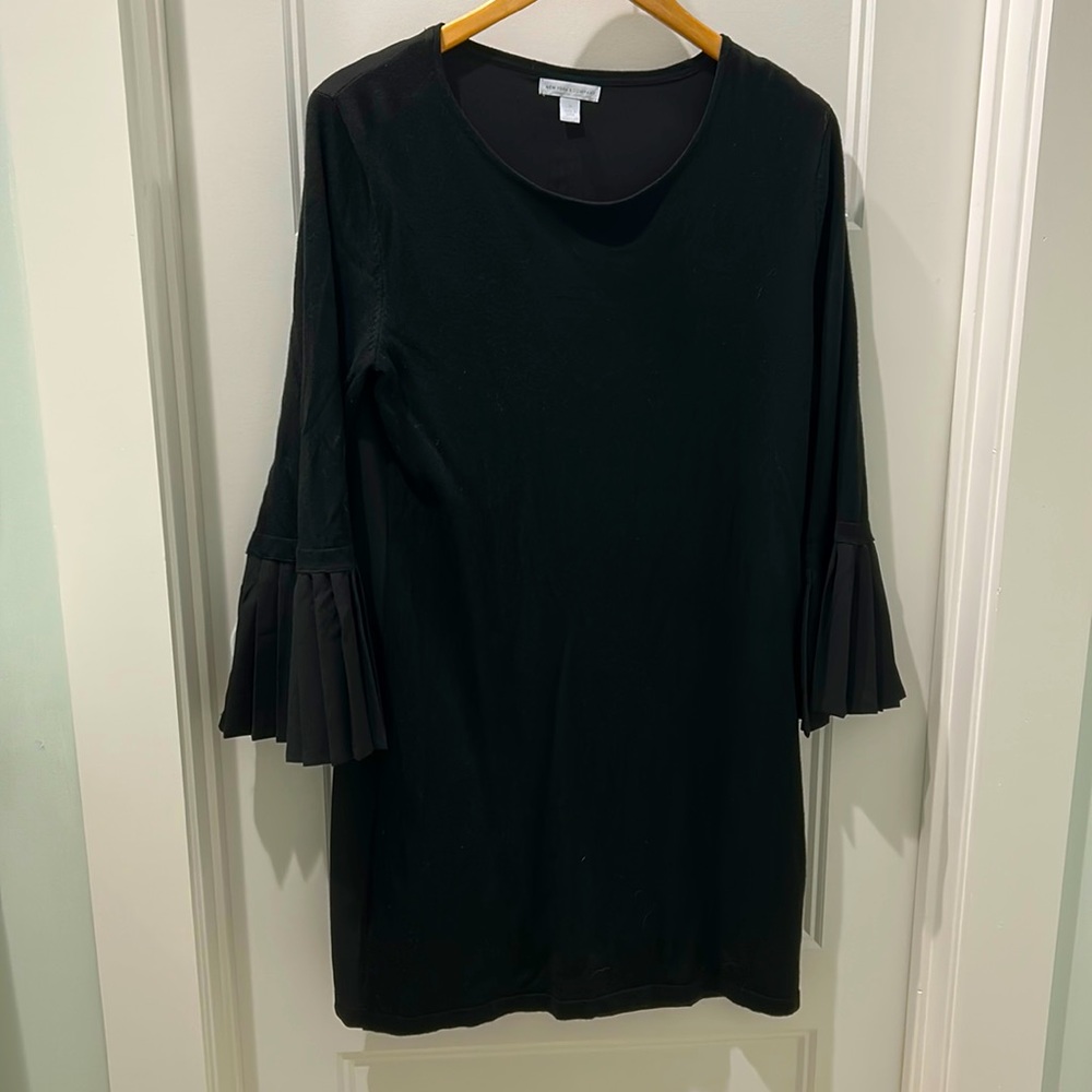 New York & Company sleek short black dress